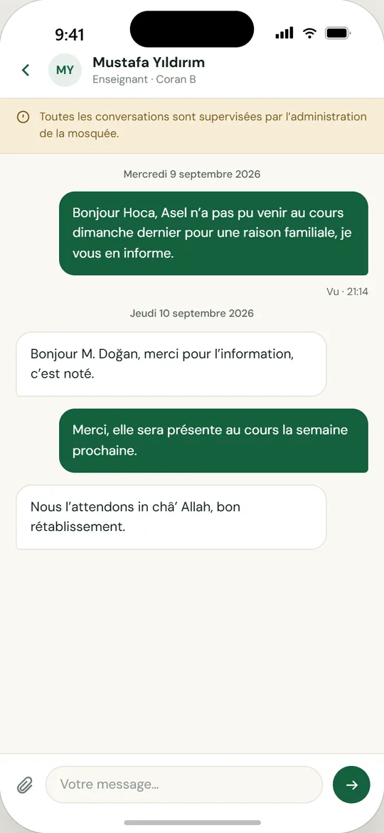 Écran de l'application mobile Mektebim : Une messagerie supervisée